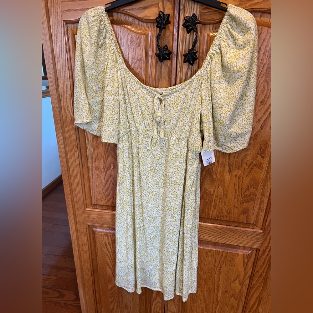 BILLABONG SECRET GARDEN DRESS SIZE MEDIUM